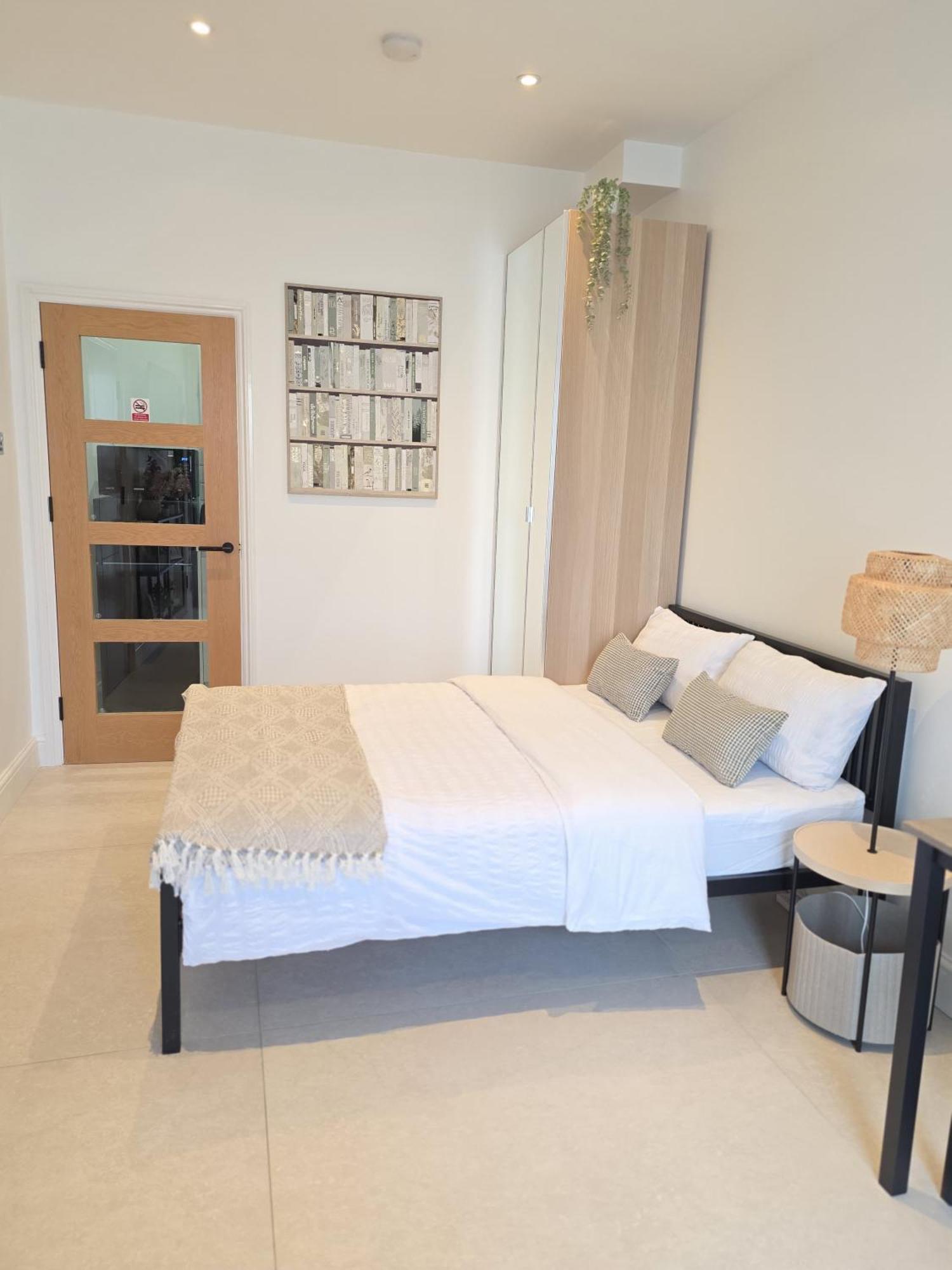 Apartment Chic E10 *