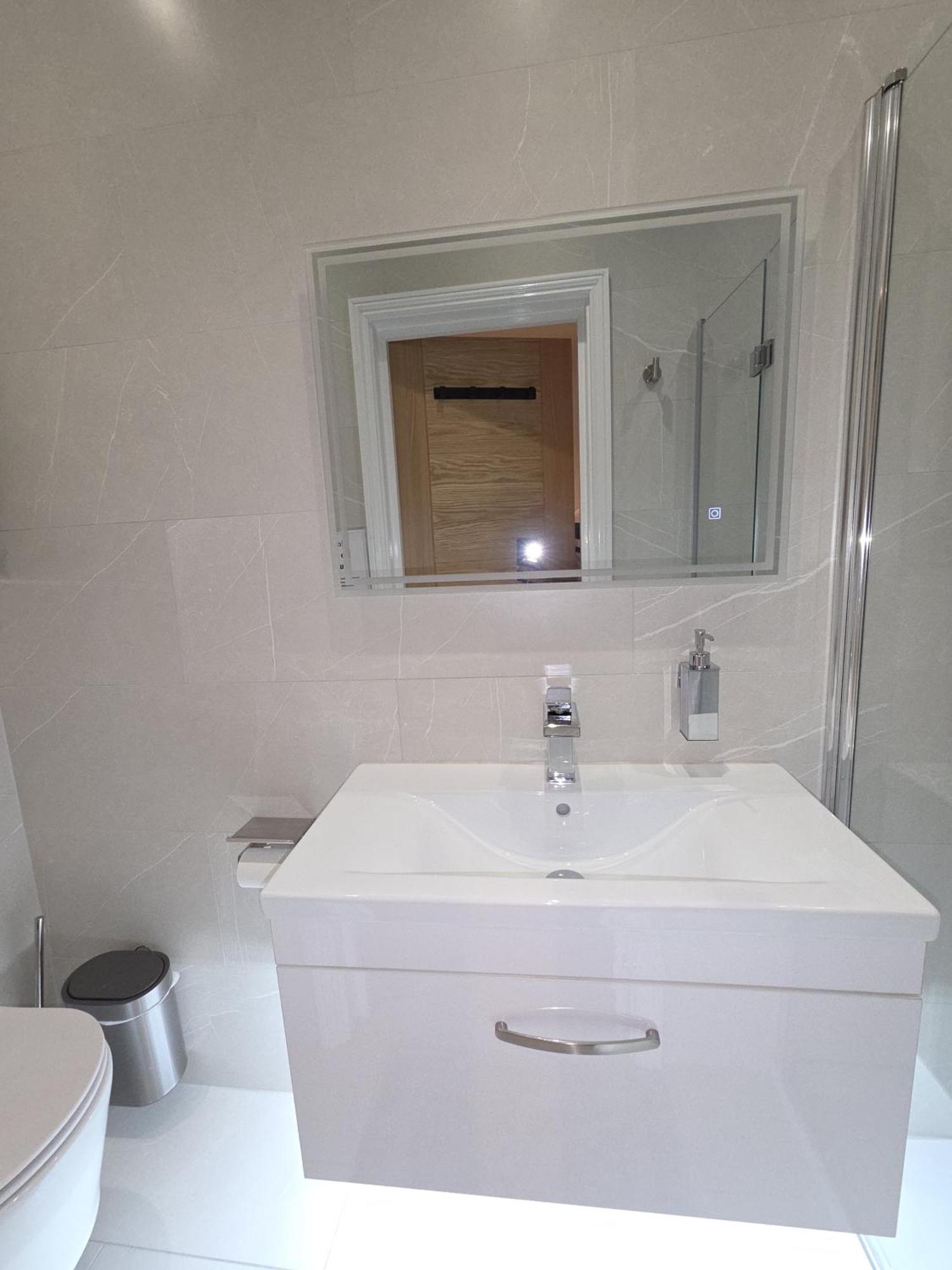 Chic E10 Apartment London